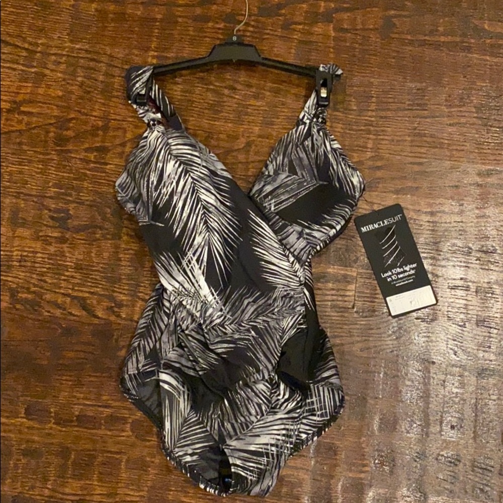 Miraclesuit siren brand new